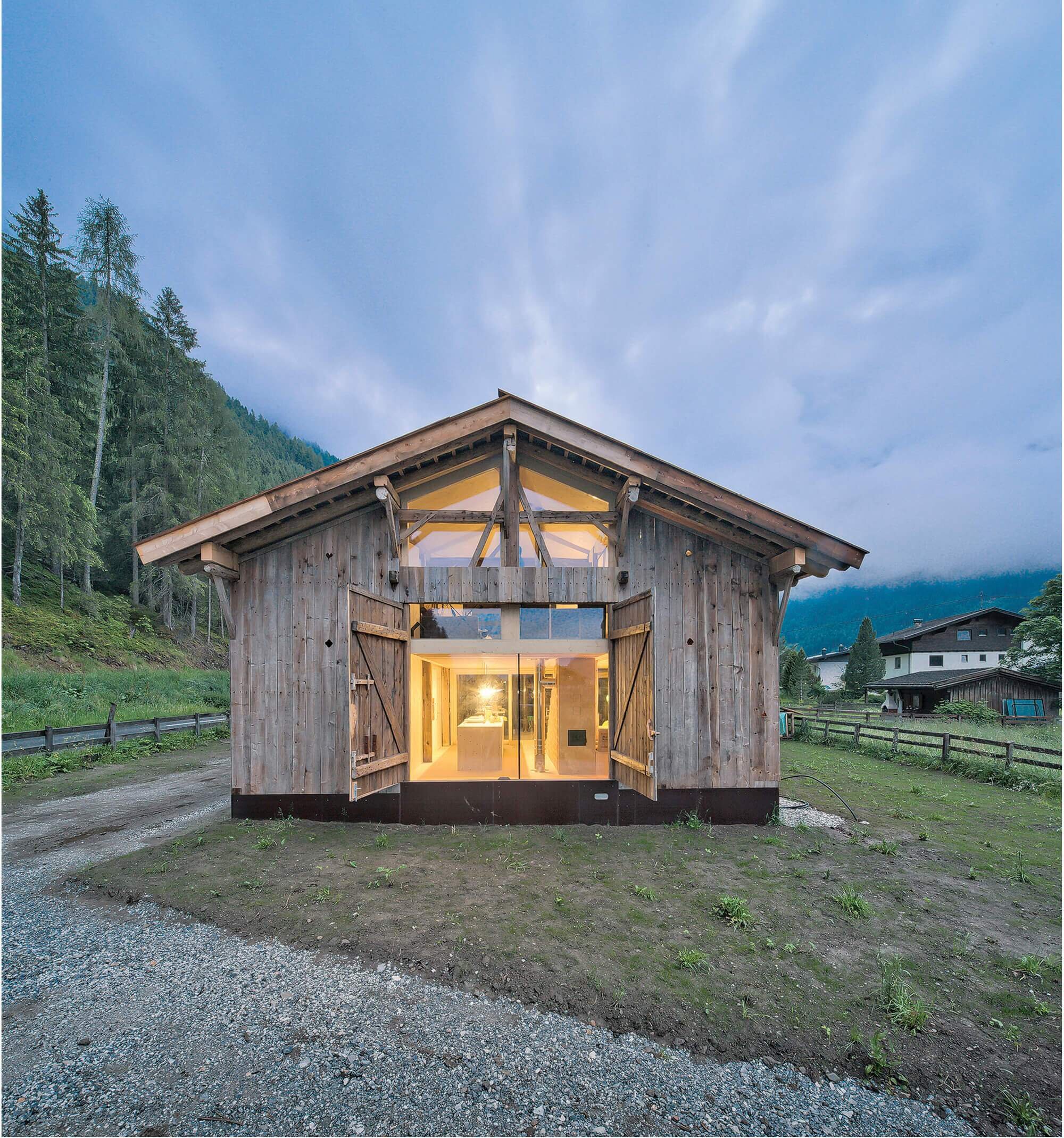 Amazing 150 Year Old Barn Gets Converted Into A Cozy Small House