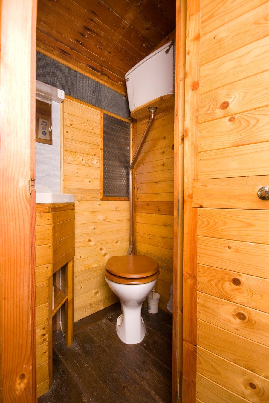 Old Luggage Carriage Conversion - Toilet - Cornwall UK - Humble Homes