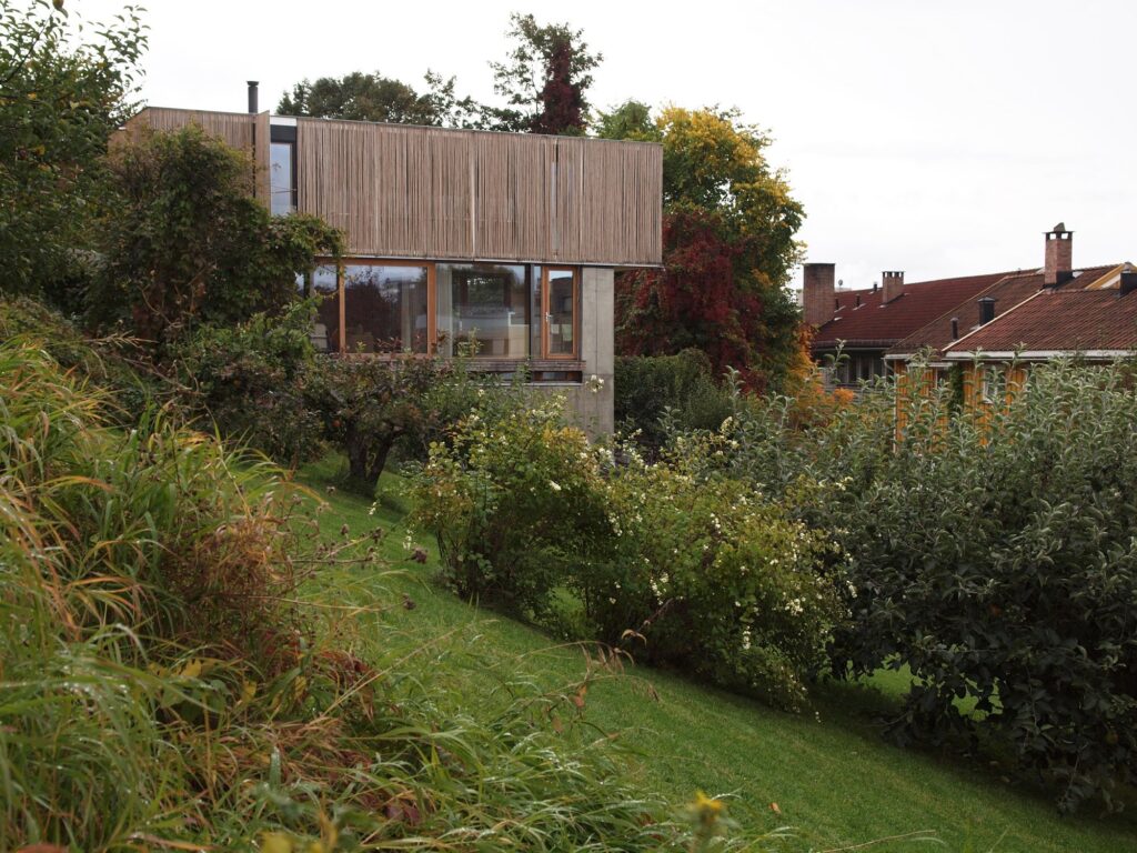 House Sømme in Norway by Knut Hjeltnes - Small House Oslo - Humble Homes