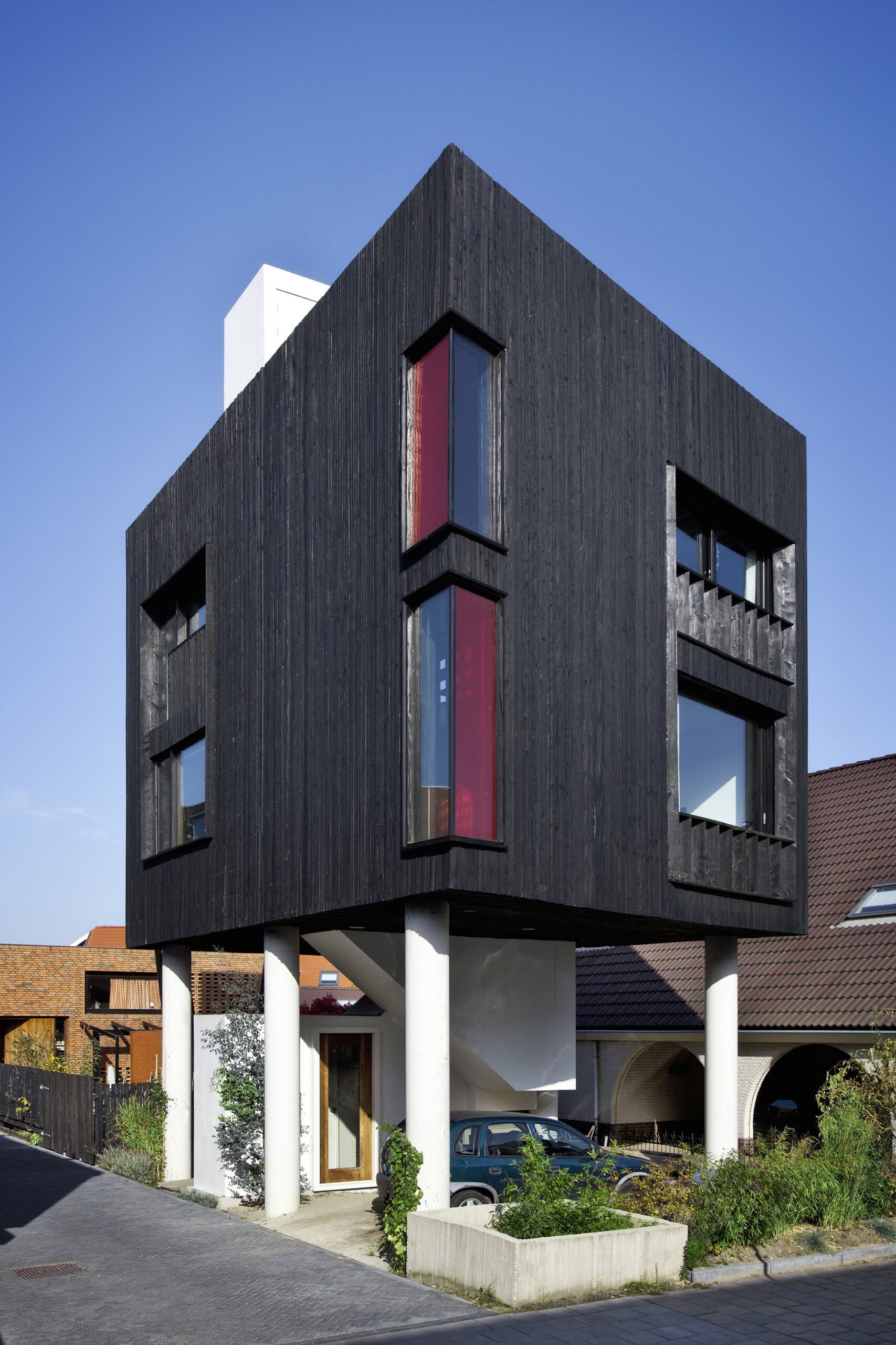 KLM House - Project.DWG ~ Architecture - Small House - The Netherlands - Exterior - Humble Homes
