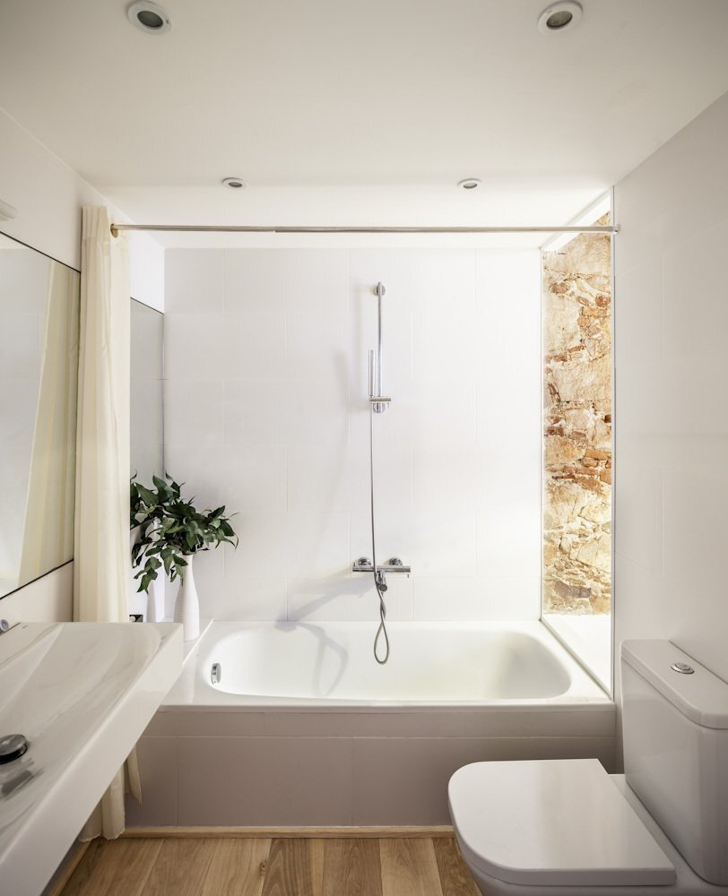 Les Corts - Apartment Renovation - Sergi Pons - Barcelona - Spain - Bathroom - Humble Homes