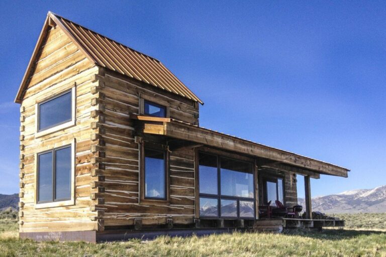 Humble Homes | The Little Lost Cabin by Clark Stevens