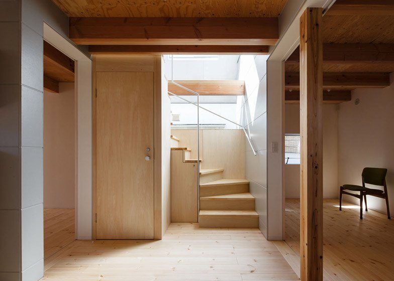 HouseAA - Small House - Moca Architects - Nara City - Hallway - Humble Homes