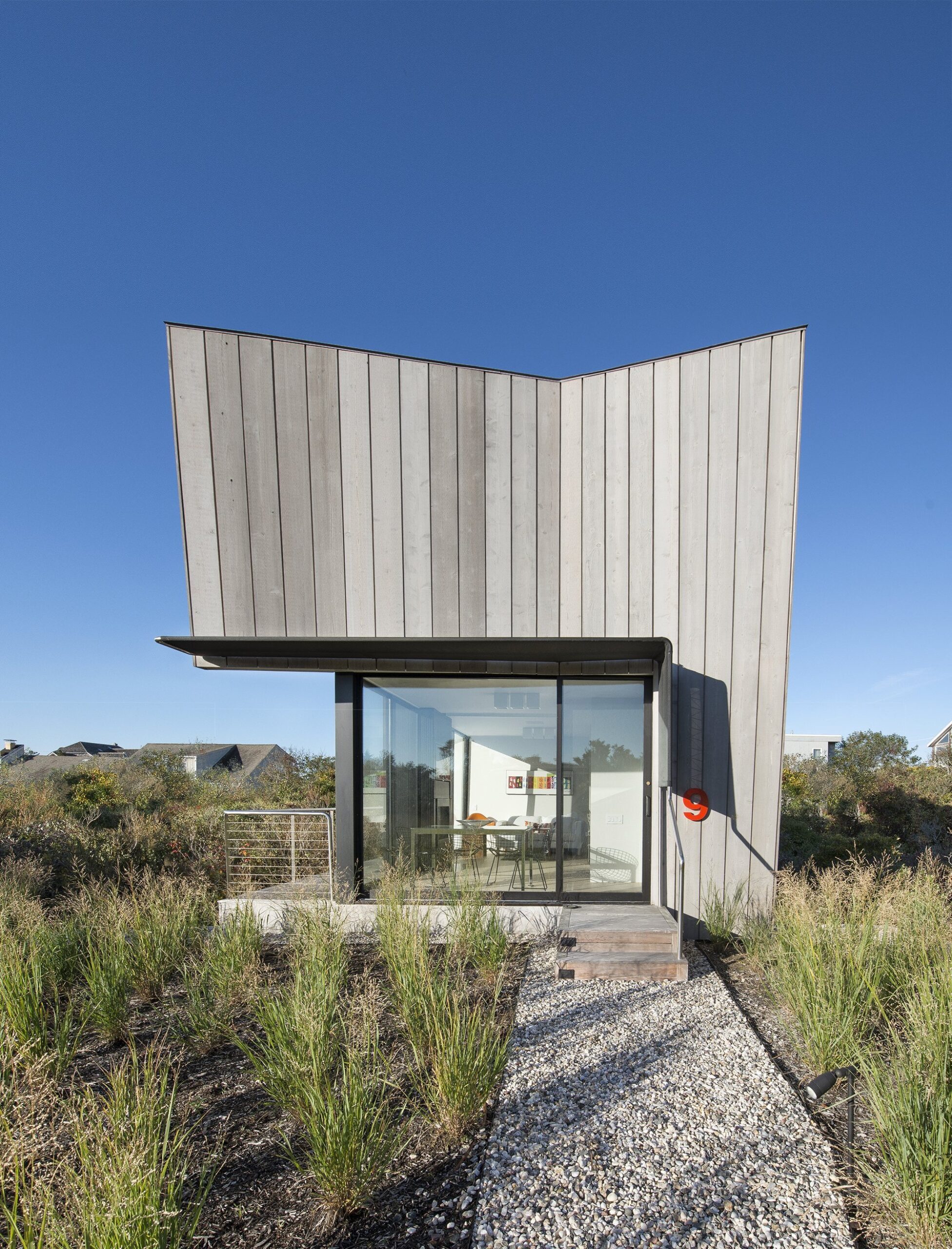 Beach Hampton - Small House - Bates Masi Architects - New York - Exterior - Humble Homes
