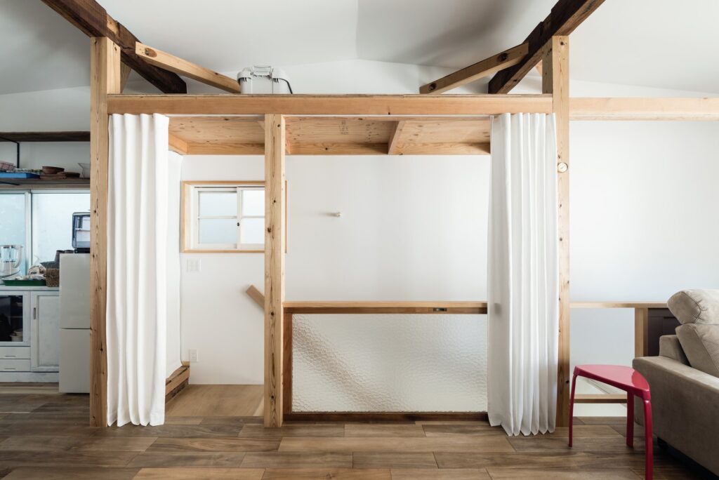 Re-Toyosaki - Small Japanese House - Coil Kazuteru Matumura Architects - Osaka Japan - Hallway - Humble Homes