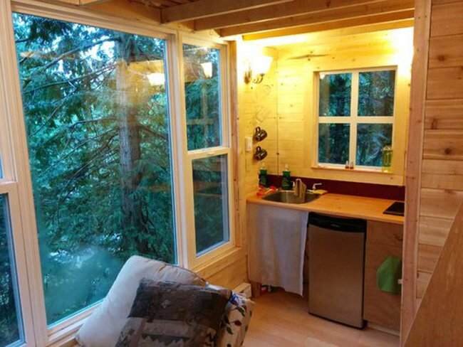 Tiny Treehouse - Pender Island - Geoff de Ruiter - Kitchenette - Humble Homes