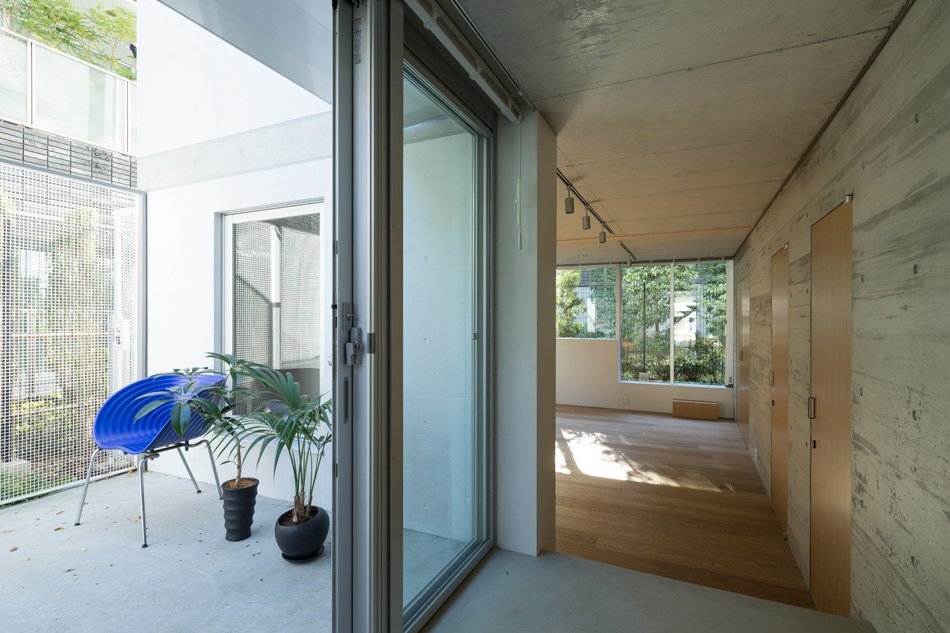 Apartment in Nishiazabu - SALHAUS - Small Apartments - Japan - Terrace - Humble Homes