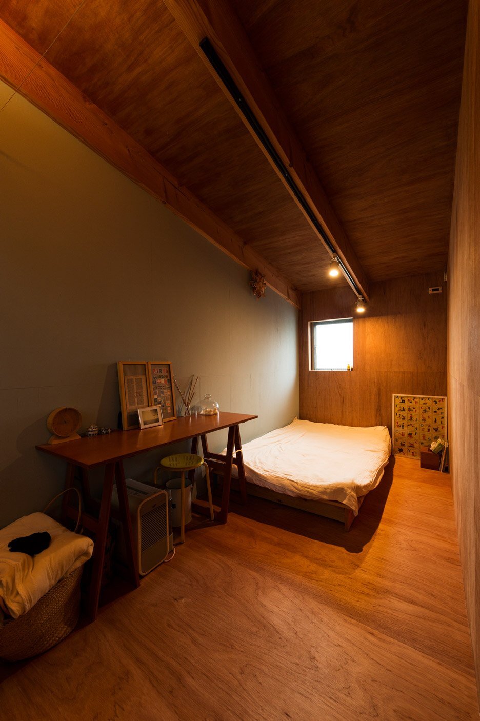 House to Catch a Tree - Takeru Shoji Architects - Japan - Bedroom - Humble Homes