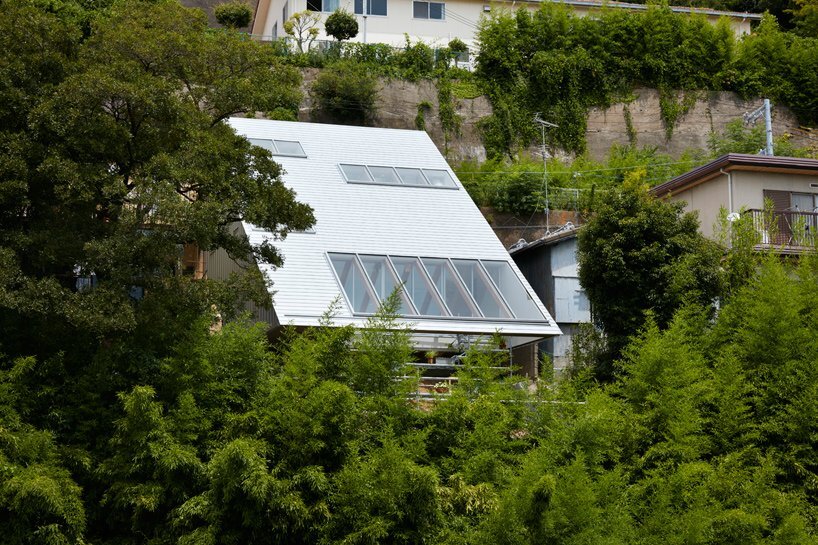 Reslope House - Tomohiro Hata - Kobe - Exterior - Humble Homes