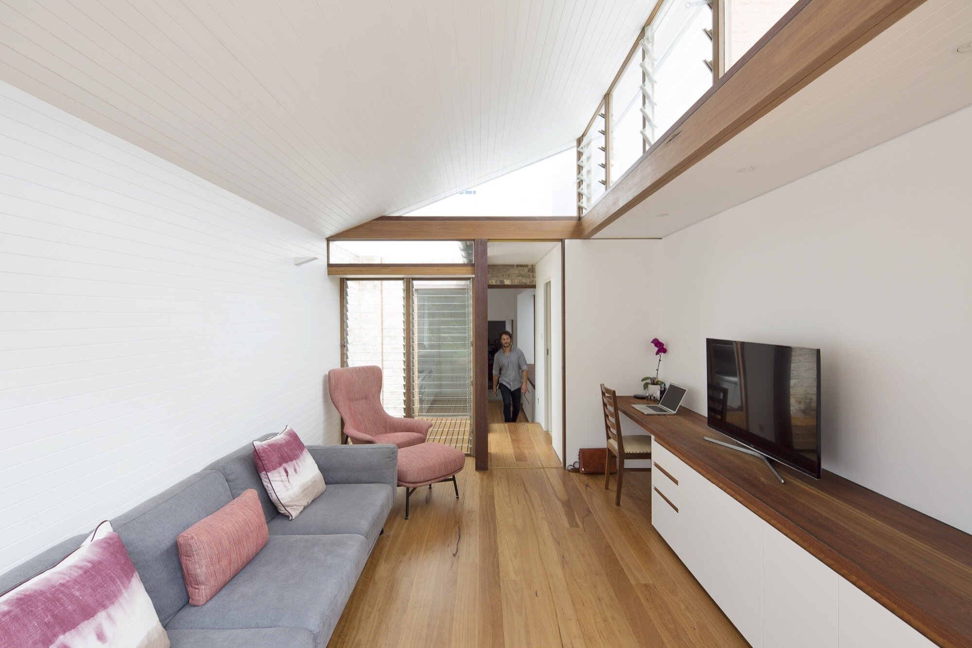 A Narrow House Renovation In Sydney For Two Retired Teachers