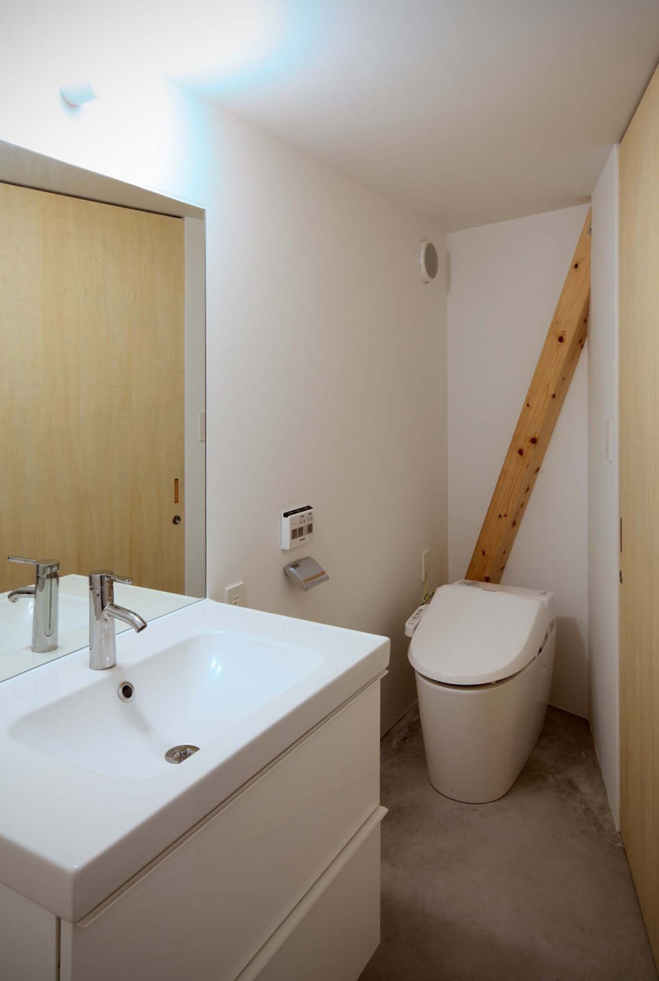 New Kyoto Town House - Alphaville - Japan - Bathroom - Humble Homes