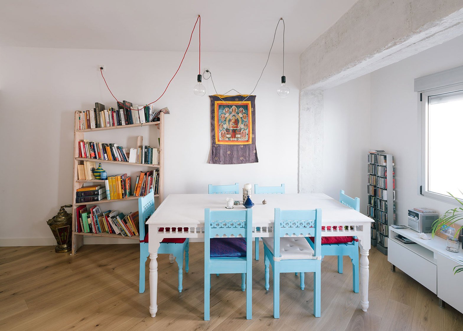 Casa MD - Small Apartment - PYO Arquitectos - Madrid - Dining Table - Humble Homes