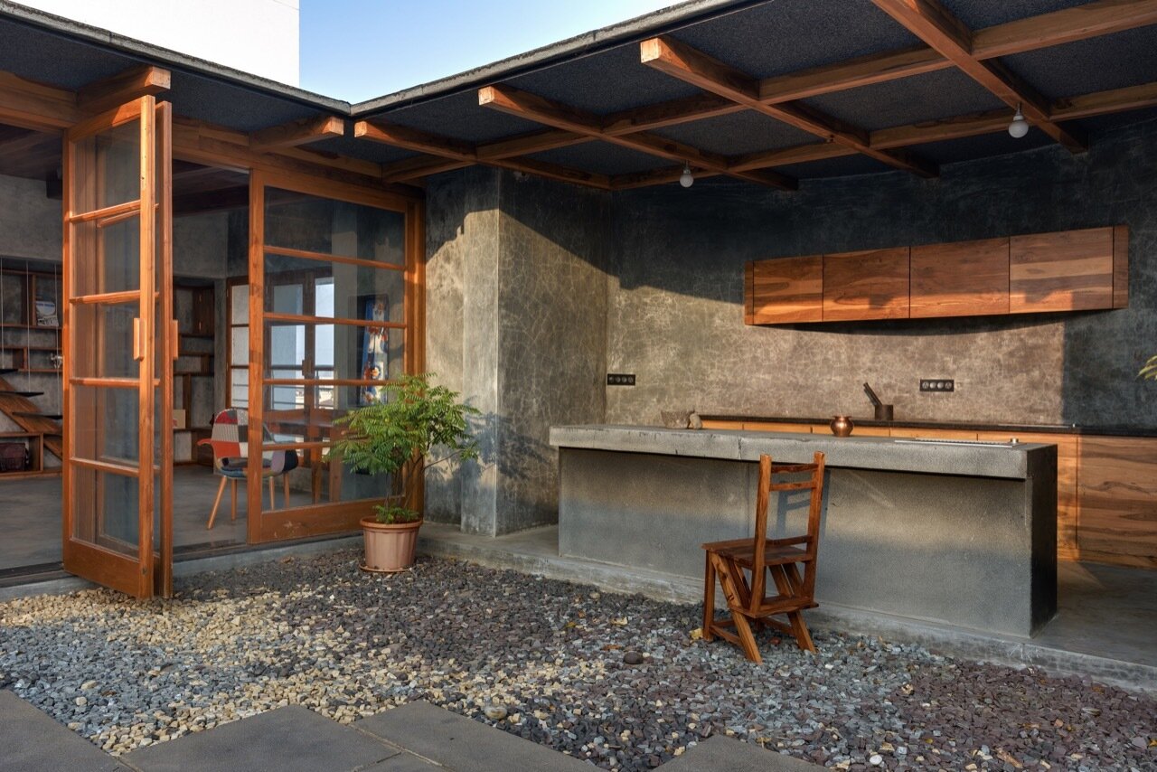 Veranda-on-a-Roof-Studio-Course-India-Courtyard-Kitchen-Humble-Homes