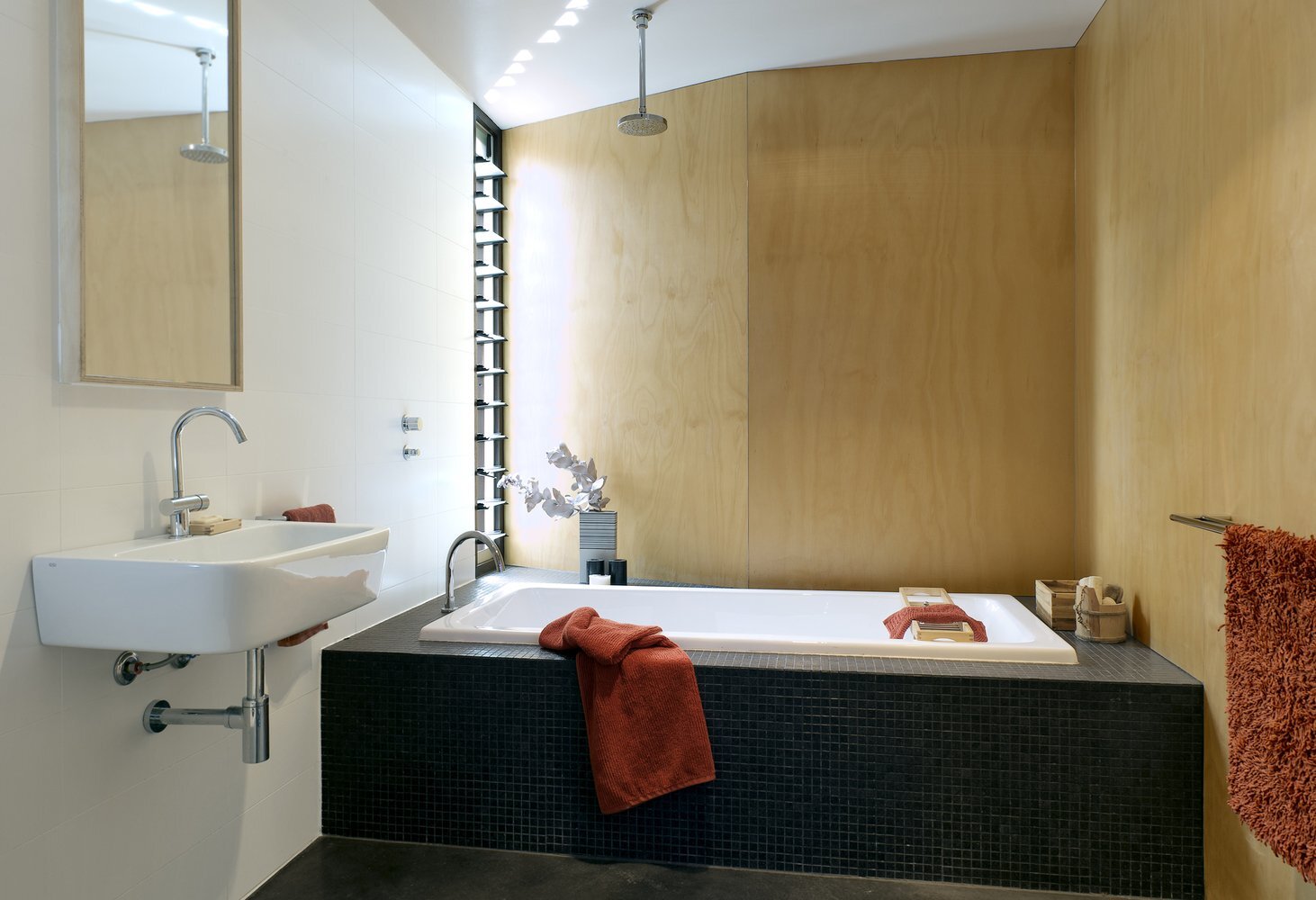 Gresley Monk Residence - Gresley Abas Architects + Justine Monk Design - Australia - Bathroom - Humble Homes