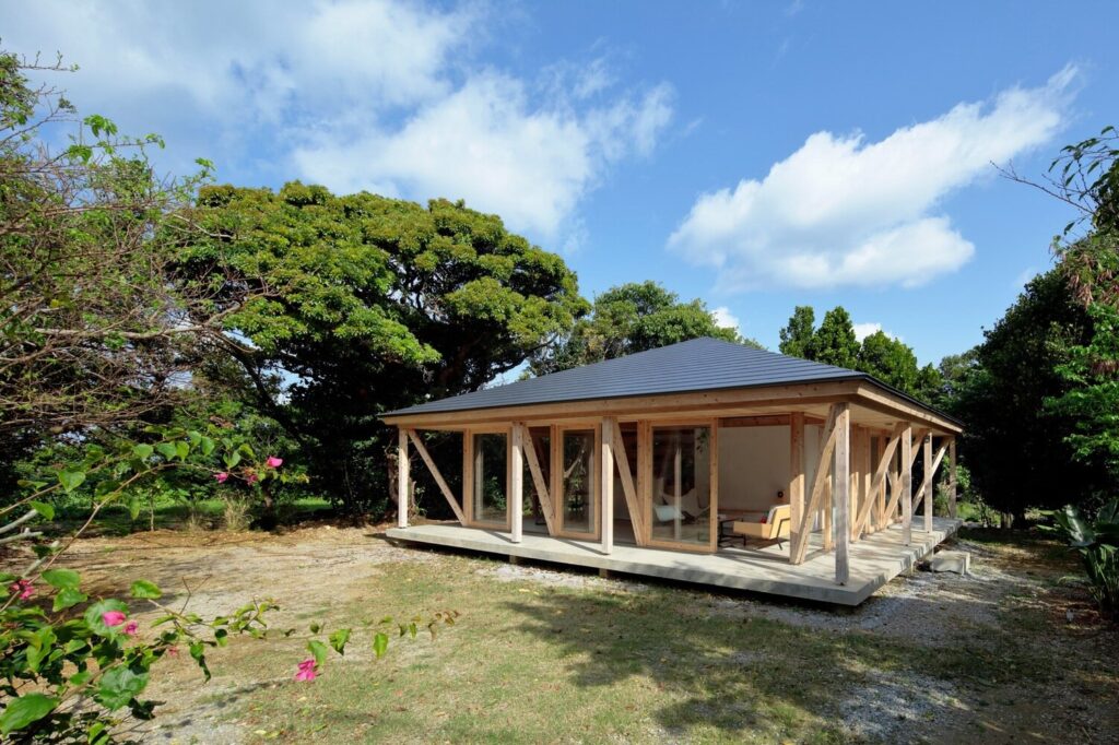 SHINMINKA - ISSHOArchitects - Japan - Exterior - Humble Homes