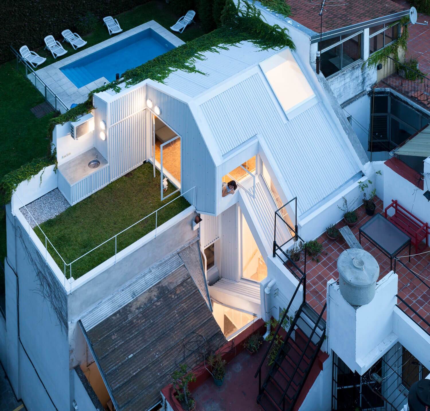 PH Lavalleja Makes the Most of a Small  Plot in Buenos Aires