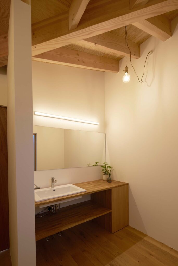 House-Komoro-KASA-ARCHITECTS-Japan-14-Humble-Homes