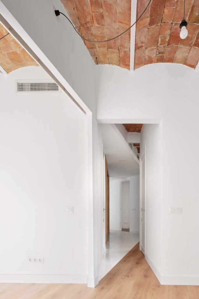 Refurbishment-of-an-Apartment-in-Barcelona-Allaround-Lab-Spain-11-Humble-Homes