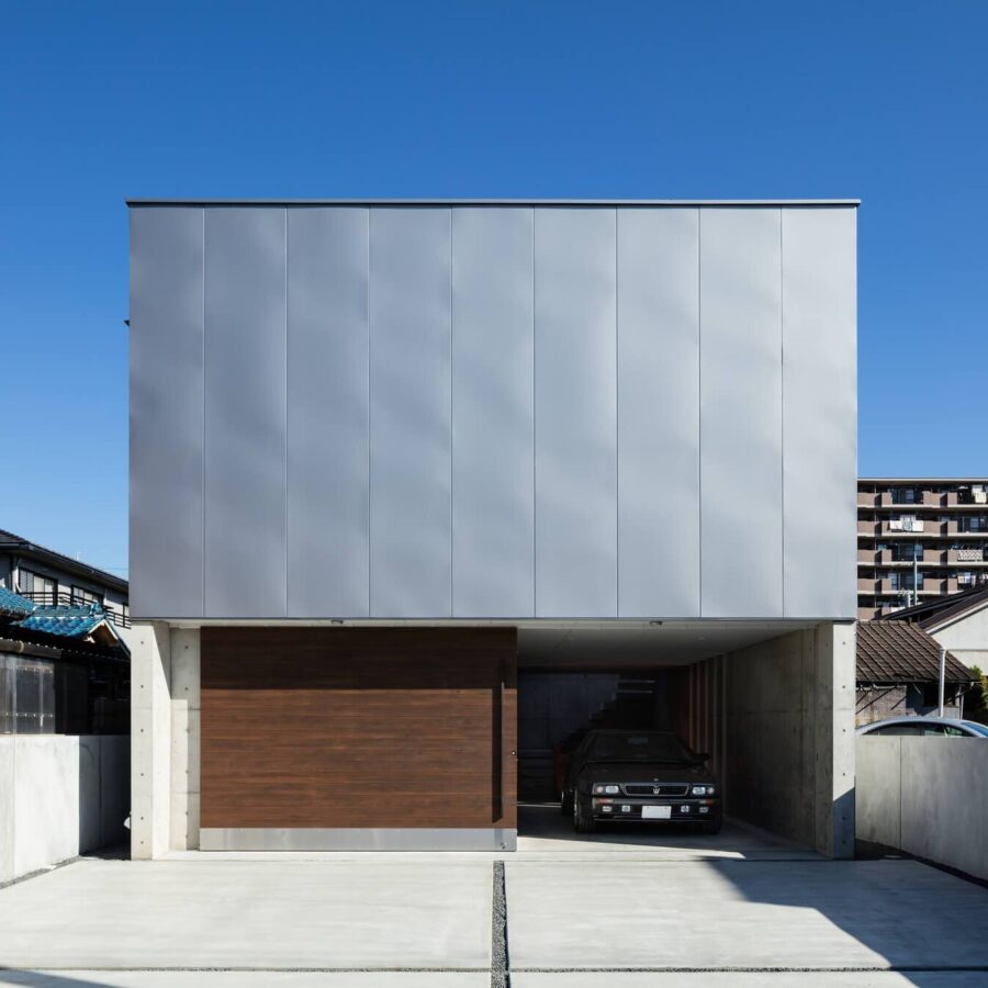 Horibe Associates Create a Home for a Car Enthusiast in Japan