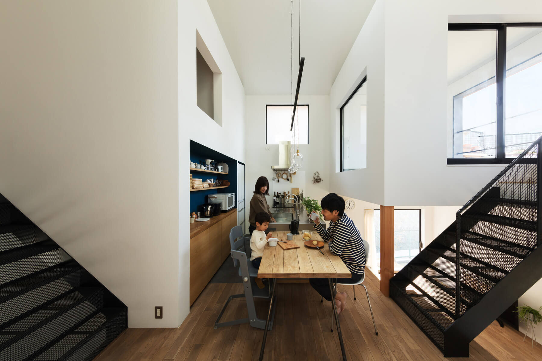  Crossroad-House-YYAA-Japan-1